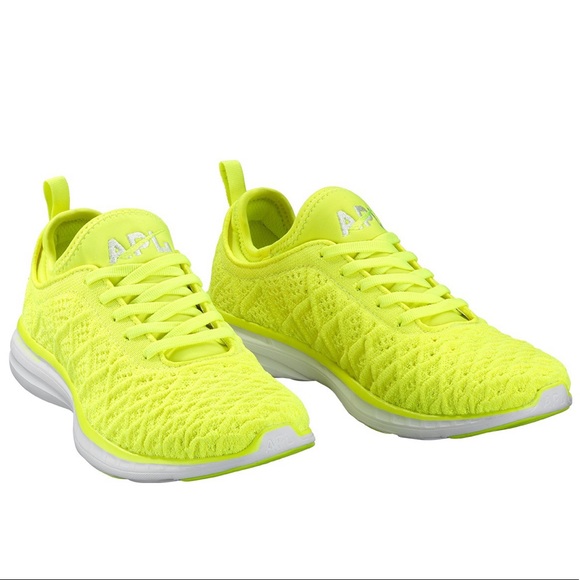 SOLD ON TRADESY NIB APL Techloom Phantom Sneakers - Picture 4 of 8